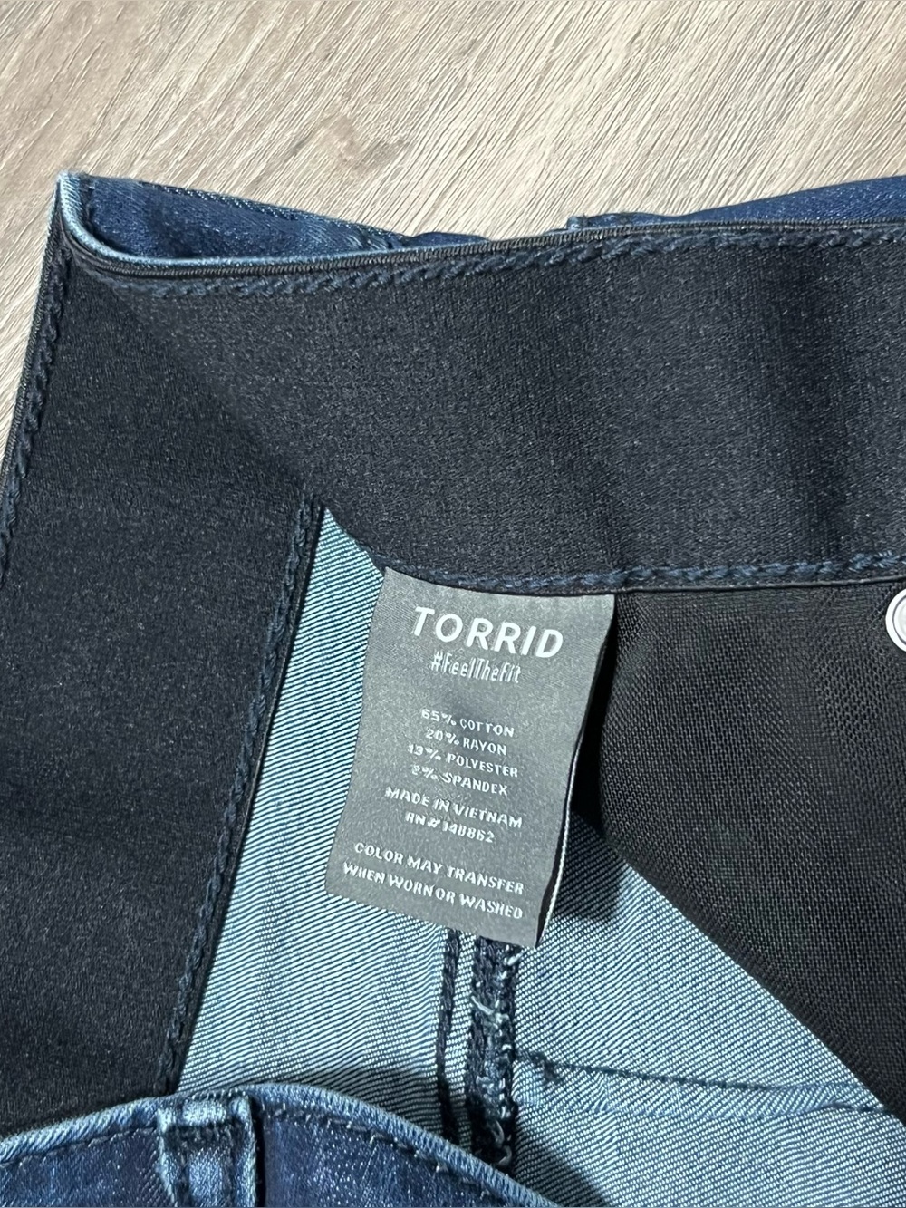 Torrid Womens 16R Blue Jeans Bombshell Flare Super Soft Cotton Stretch Dark Wash - Picture 3 of 8